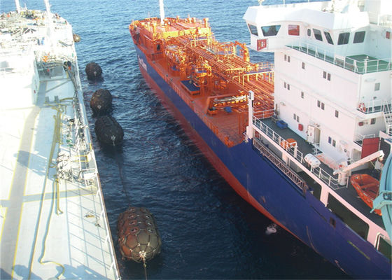 품질 플랫폼 펜더는 선박 공압 고무 방현재 50 kpa 80 kpa 3300x6500m으로 발송합니다 공장