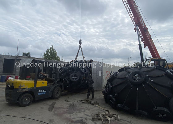 품질 선박 보호용 50kpa-80kpa의 맞춤형 Pneumatic Rubber Fender 공장