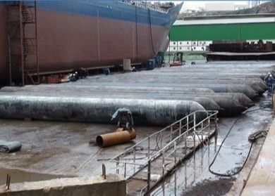 품질 인양 고무 에어백을 발사하는 까만 팽창식 바다 shiping 공장