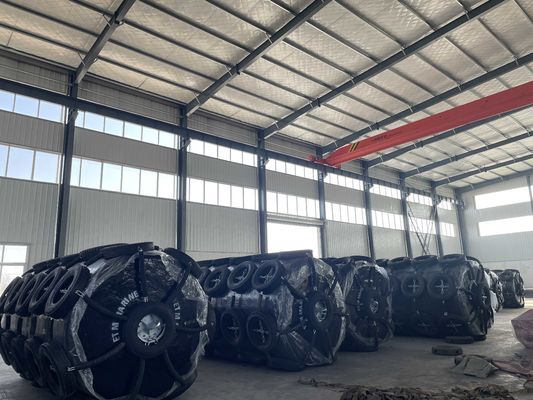 품질 2X4m 거품은 체인 순수한 70 kg/M3 비중 19 밀리미터 폴리우레아 두께로 펜더를 채웠습니다 공장