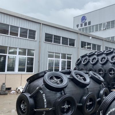 품질 Two-year Warranty Pneumatic Rubber Fender 2.5*5.5M For Vessel Berthing 공장