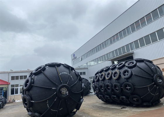 품질 STS / STD / 선박에서 선박으로 그리고 선박에서 항구로 유연한 Pneumatic Gum Fender 공장