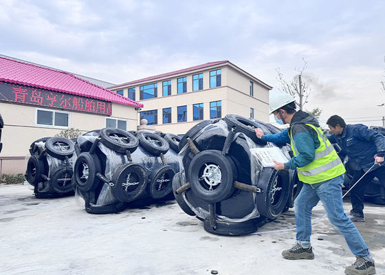 품질 해양 떠있는 도크 보트 보호를 위해 폼으로 채워진 고체 펜더 EVA 물질 공장