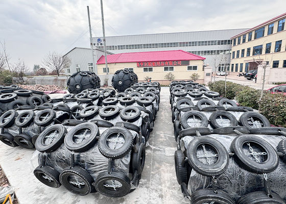 품질 해양 떠 있는 다채로운 실린더 폴리유레탄 EVA 해양 펜더 공장