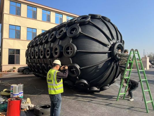 품질 맞춤형 Pneumatic Gum Fender 초기 내부 압력 50Kpa 공장