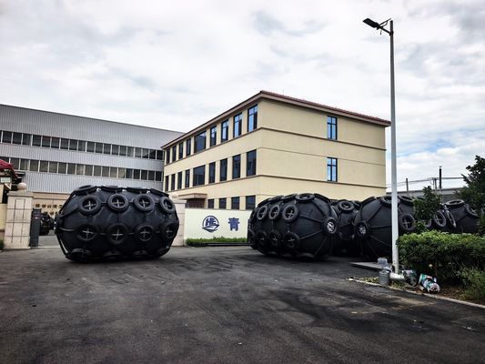 품질 원래 해양 고무 펜더는 ISO 17357 2014 표준으로 내구성이 뛰어나고 오래 지속됩니다. 공장