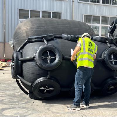 품질 Professional-Grade CCS/BV/LR/DNV Certified Black Pneumatic Rubber Fender for STS/STD Applications 공장