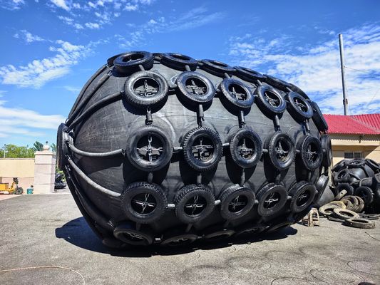 품질 ISO17357 인증을 받은 Pneumatic Rubber Fender, 커스터마이징 가능한 크기 0.3-4.8M 및 50kpa & 80kpa 압력 옵션 공장