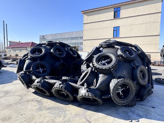 품질 Natural Rubber ISO Certified Pneumatic Rubber Fender with 50Kpa/80kpa Working Pressure for Marine Anti-Collision 공장