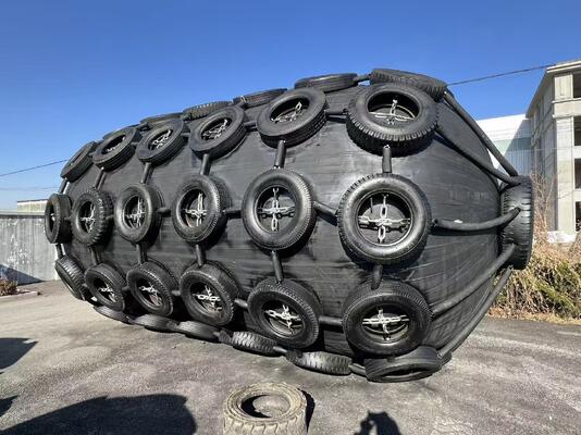 품질 야간 시야를 위한 반사 안전 스트립과 50kpa & 80kpa 압력 24개월 보증과 함께 Pneumatic Gum Fender 공장