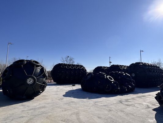 품질 Customized ISO17357 Pneumatic Rubber Fender 0.3-4.8 M for Marine Applications 공장