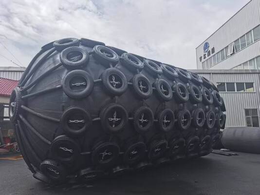 품질 야간 시야를 위한 반사 안전 스트립과 50kpa & 80kpa 압력 24개월 보증과 함께 Pneumatic Gum Fender 공장