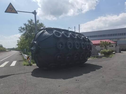 품질 High Strength Pneumatic Rubber Fender Inflatable Design for Large Tankers Bulk Carriers and Floating Marine Applications 공장