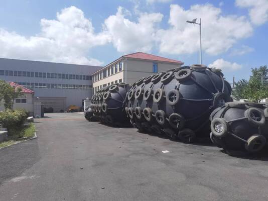 품질 High Strength Pneumatic Rubber Fender Inflatable Design for Large Tankers Bulk Carriers and Floating Marine Applications 공장