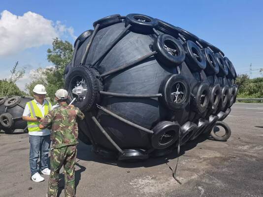 품질 High Strength Pneumatic Rubber Fender Inflatable Design for Large Tankers Bulk Carriers and Floating Marine Applications 공장