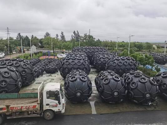 품질 High Strength Pneumatic Rubber Fender Inflatable Design for Large Tankers Bulk Carriers and Floating Marine Applications 공장
