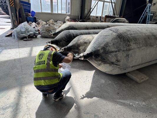 품질 Anti Corrosion Marine Rubber Airbag for Long Term Saltwater Service with 0.8-3 M Diameter 공장