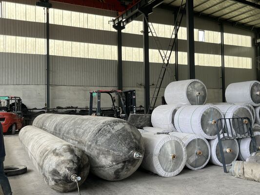 품질 Marine Rubber Airbag with High Grip Surface Pattern for Stable Shipyard Positioning in 0.8-3 M Diameter and 4-25 M Length 공장