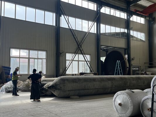 품질 Marine Rubber Airbag with Stainless Steel Mounting Hardware for Corrosion Free Installation 공장